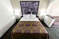 Bedroom Super 8 by Wyndham High Point/Greensboro