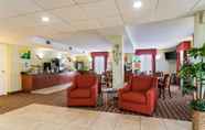 Lobi 6 Quality Inn Battleboro