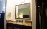 In-room Bathroom 5 Best Western Celina