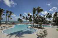 Swimming Pool Amara Cay Resort