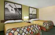 Kamar Tidur 5 Super 8 by Wyndham Columbia City