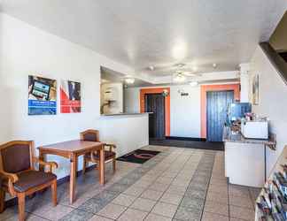 Lobby 2 Motel 6 Moriarty, NM