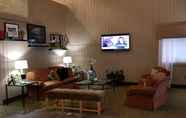 Lobi 4 SureStay Plus Hotel by Best Western McGuire AFB Jackson