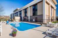 Swimming Pool Hampton Inn Parkersburg-Mineral Wells