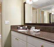 Bilik Mandi dalam Bilik 7 Homewood Suites by Hilton Vancouver-Portland