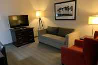 Ruang Umum Country Inn & Suites by Radisson, Kearney, NE