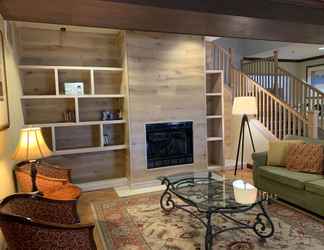 Lobi 2 Country Inn & Suites by Radisson, Kearney, NE