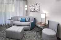 Common Space Courtyard by Marriott Pensacola