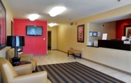 Lobi 7 Extended Stay America Select Suites St Louis Earth City