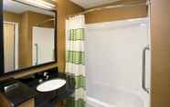 Toilet Kamar 6 Fairfield Inn & Suites by Marriott Chicago Southeast/Hammond