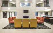 Lobby 3 La Quinta Inn & Suites by Wyndham Kokomo