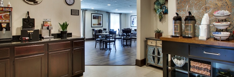 Lobby Wingfield Inn & Suites