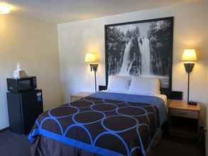 Bilik Tidur 4 Super 8 by Wyndham Red Bluff