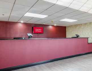 Lobby 2 Red Roof Inn & Conference Center Wichita Airport