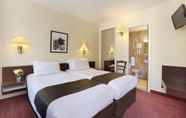 Bedroom 6 Hotel College De France