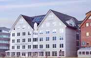 Exterior 2 Clarion Collection Hotel With