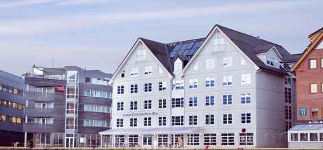 Exterior 4 Clarion Collection Hotel With