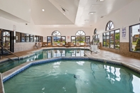 Swimming Pool Best Western St. Louis Inn