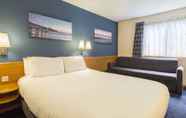 Kamar Tidur 5 Days Inn by Wyndham Magor