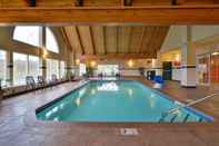 Swimming Pool Duluth Inn & Suites Near Spirit Mountain
