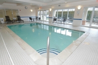 Swimming Pool Springhill Suites by Marriott Warwick