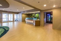 Lobby Springhill Suites by Marriott Warwick