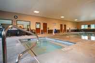 Swimming Pool Best Western Inn & Suites of Macon