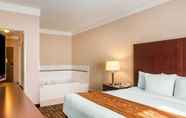 Phòng ngủ 3 Comfort Suites Salem
