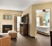 Bedroom 4 Homewood Suites by Hilton Grand Rapids