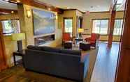 Lobi 6 Comfort Inn & Suites Durango