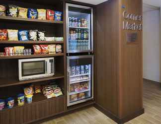 Lobby 2 Fairfield Inn and Suites by Marriott Chicago Midway Airport