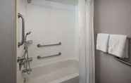 Toilet Kamar 6 Sonesta ES Suites Fairfax Fair Lakes