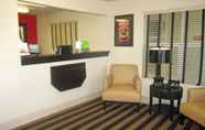 Lobi 3 Extended Stay America Suites Sacramento White Rock Rd