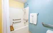 In-room Bathroom 3 Days Inn by Wyndham Dayton Huber Heights Northeast