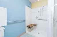 In-room Bathroom Days Inn by Wyndham Dayton Huber Heights Northeast