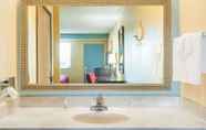 In-room Bathroom 4 Days Inn by Wyndham Dayton Huber Heights Northeast
