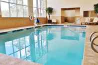 Swimming Pool GreenTree Inn & Suites in Pinetop
