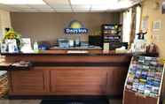 Lobby 4 Days Inn by Wyndham Tappahannock