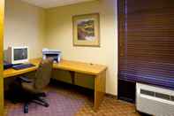 Functional Hall Holiday Inn Express San Antonio-Airport, an IHG Hotel