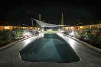 Swimming Pool Best Western Plus All Settlers Motor Inn