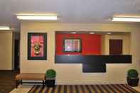 Lobi Extended Stay America Suites St Louis St Peters