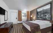 Bedroom 4 Super 8 by Wyndham Fernley