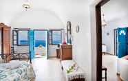 Bedroom 5 Nikos Villas Hotel in Oia Santorini
