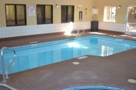 Swimming Pool SureStay Plus Hotel by Best Western Silver City