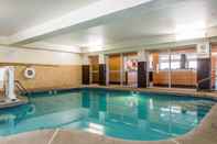 Swimming Pool Comfort Suites Mason near Kings Island