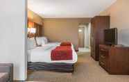 Bedroom 4 Comfort Suites Mason near Kings Island