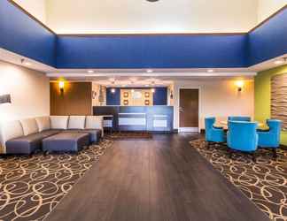 Lobby 2 Comfort Suites Cookeville