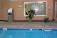 Swimming Pool Best Western Teal Lake Inn