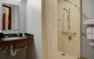 In-room Bathroom 2 Hyatt Place Denver Airport