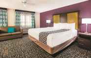 Bedroom 7 La Quinta Inn & Suites by Wyndham Cincinnati NE - Mason